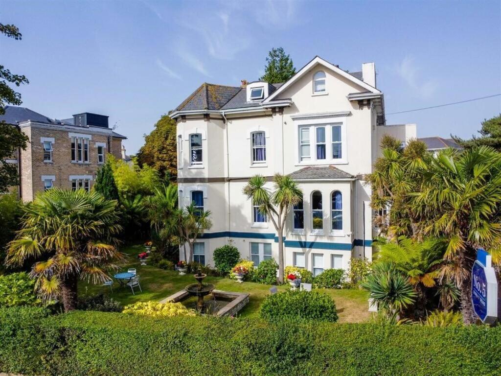 No5 Durley Road - Contemporary Serviced Rooms And Suites Bournemouth Exterior photo