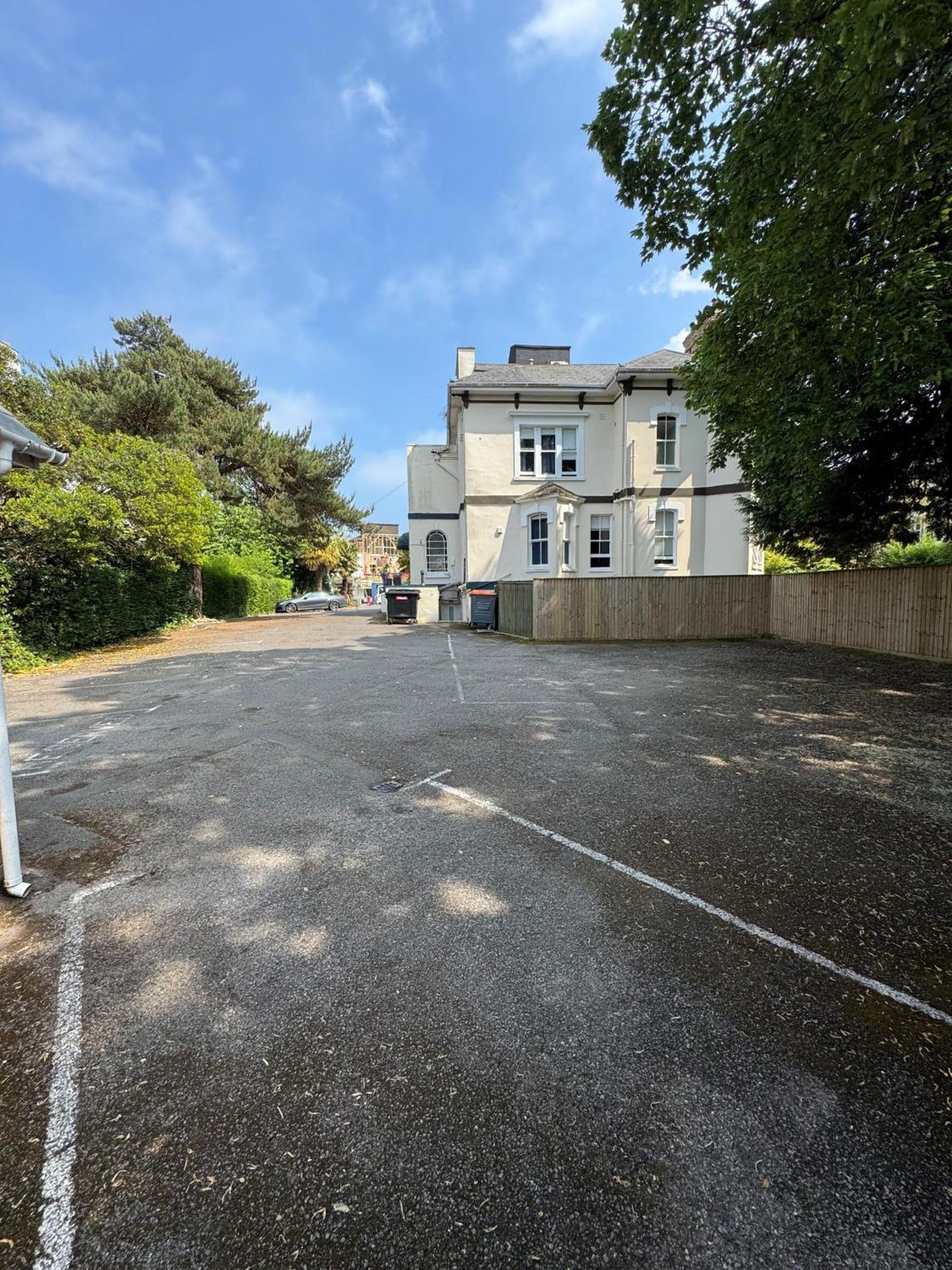 No5 Durley Road - Contemporary Serviced Rooms And Suites Bournemouth Exterior photo