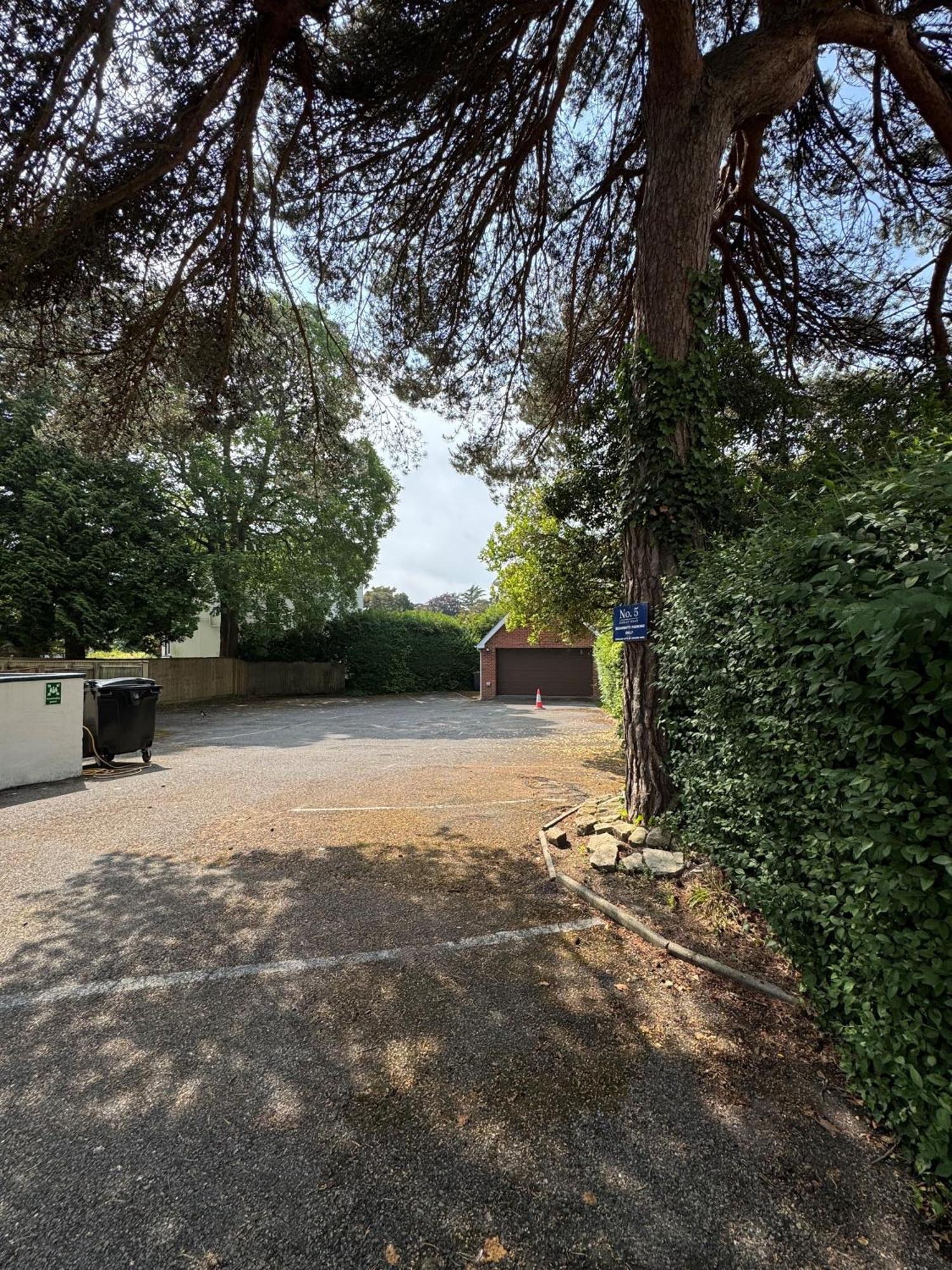 No5 Durley Road - Contemporary Serviced Rooms And Suites Bournemouth Exterior photo